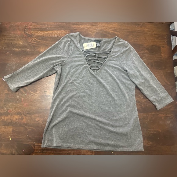 Torrid quarter sleeve blouse - Picture 2 of 4